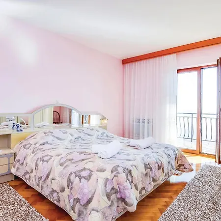 2 Bedroom Lovely In * Lovran